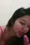 Cewek Tanktop Merah Menampilkan Aksi Panas di Bokep Indo Terbaru